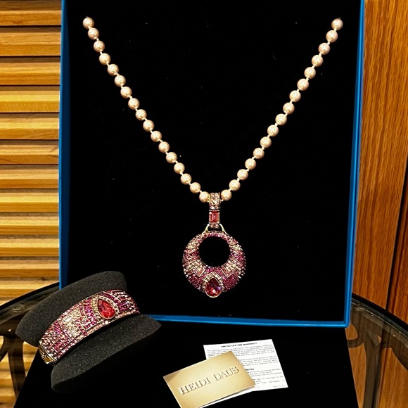 Heidi Daus Pink Pearl & Crystal Necklace/Bracelet Set 💗💎 - Picture 4 of 15
